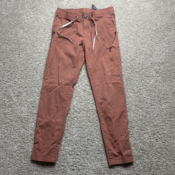 Vuori Women's Ripstop Pants - Picture 2 of 5